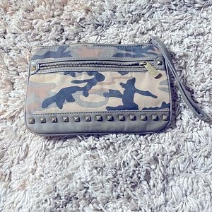 Express camp wristlet